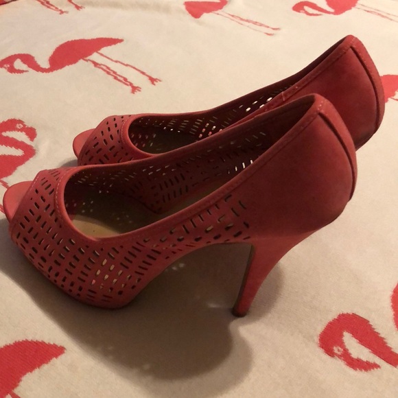 Heels - Picture 2 of 3